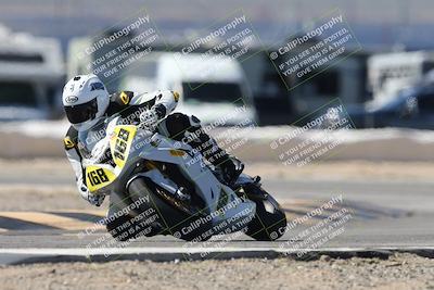 media/Oct-05-2025-CVMA (Sun) [[beeef4f201]]/Race 5-Amateur Supersport Open (Holeshot)/